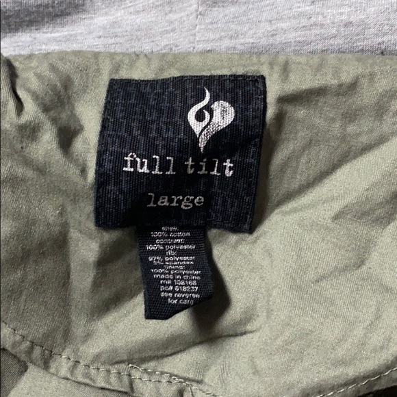 A jacket - Picture 3 of 3